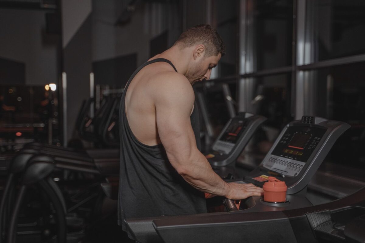 exercices abdos salle machine choisir
