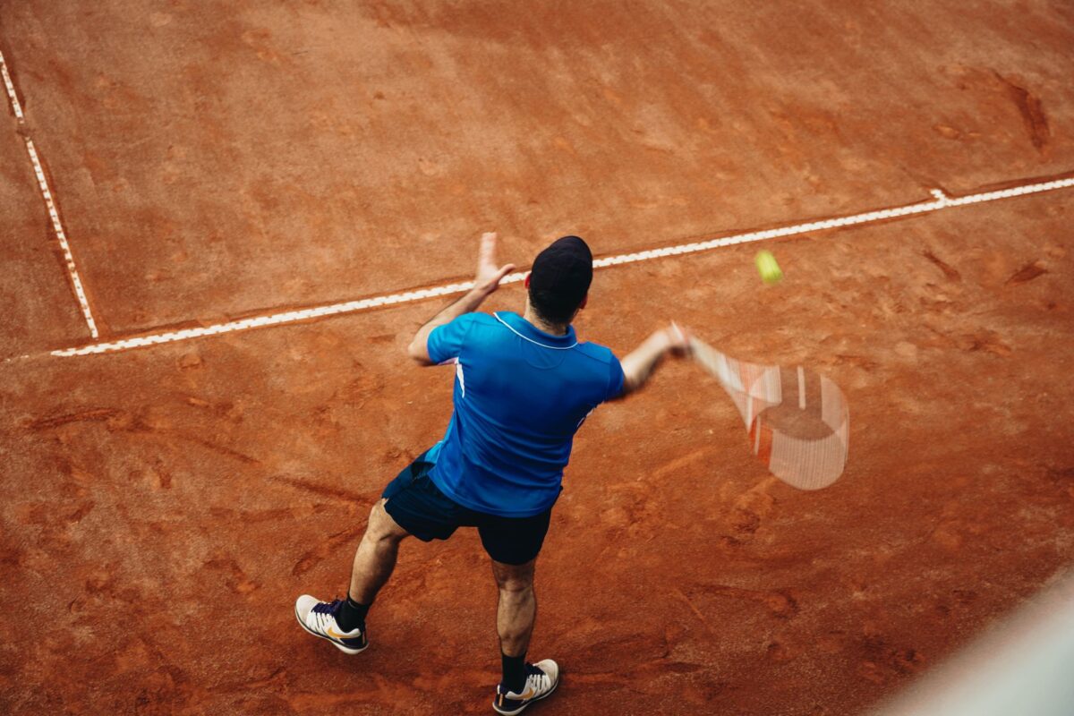 âge débuter tennis partir adulte